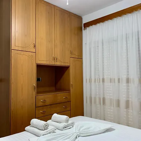 Bardhi Apts * Sarandë