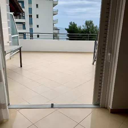Bardhi Apts * Saranda