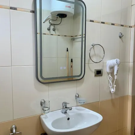 Bardhi Apts *