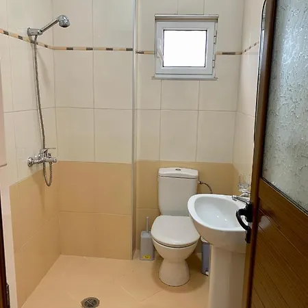 Bardhi Apts Σαράντα