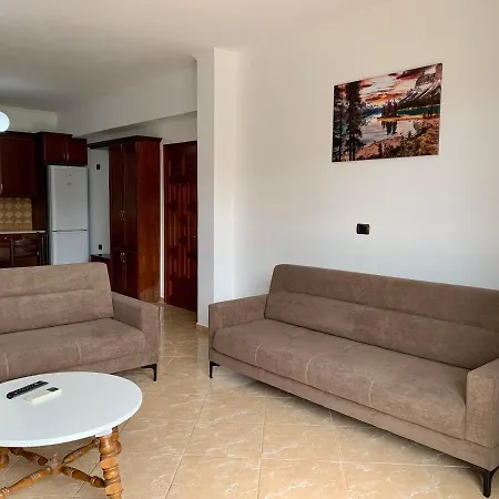 Bardhi Apts شقة ساراندا