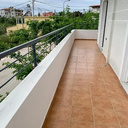 Bardhi Apts شقة ساراندا
