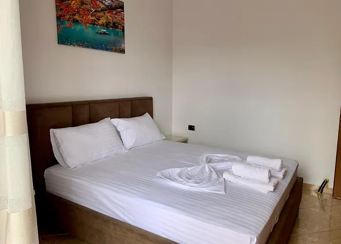 Bardhi Apts Apartamento *