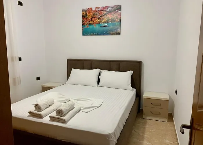 Bardhi Apts * Sarandë