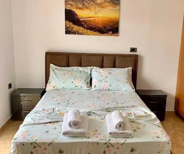 Bardhi Apts * Sarandë