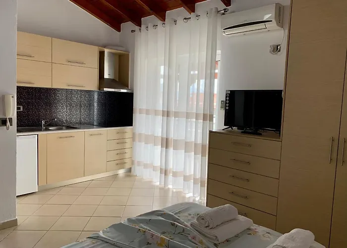 Bardhi Apts Sarandë