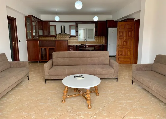 Bardhi Apts * Sarandë